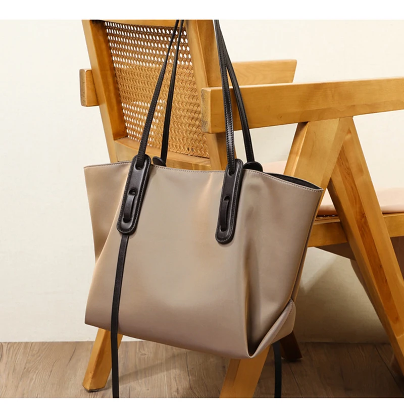 Genuine leather women bag large capacity shopping bag Oxford cloth fashion tote bags GN-SB-njdlzp
Genuine leather women bag large capacity shopping bag Oxford cloth fashion tote bags GN-SB-njdlzp