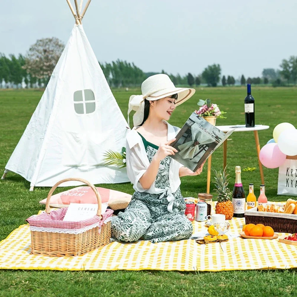 Beach mat Camping Plaid folding camping mattress Hiking Outdoor Waterproof Beach cover Picnic Blanket Picnic Mat garden Picnic
Beach mat Camping Plaid folding camping mattress Hiking Outdoor Waterproof Beach cover Picnic Blanket Picnic Mat garden Picnic