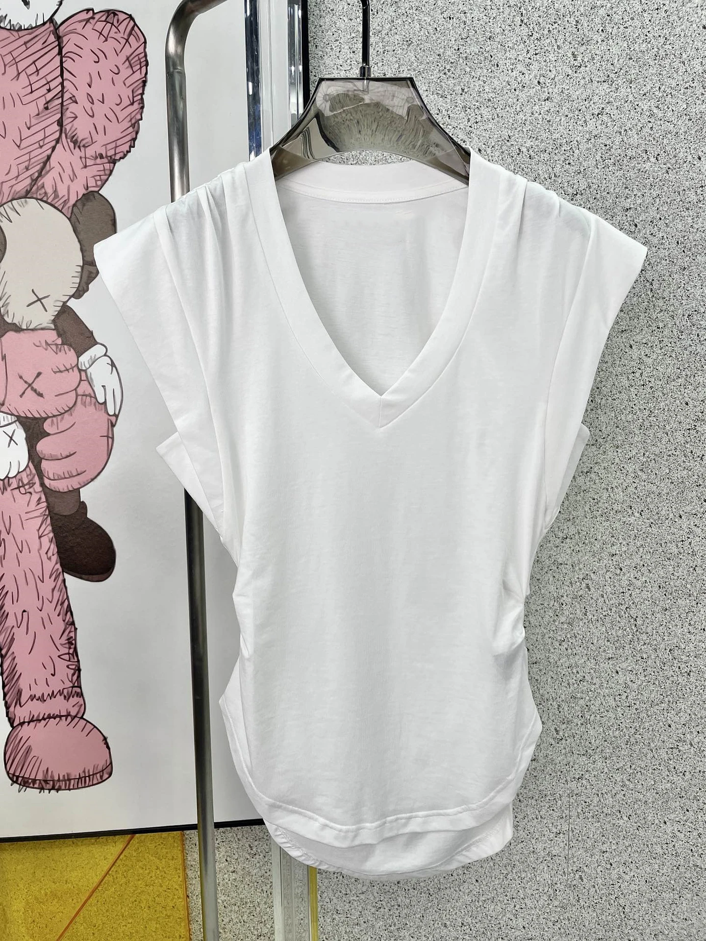 Women V-Neck Cotton T-Shirt 2021 New Lady Slim Solid Color Sleeveless Simple Tee Tops
Women V-Neck Cotton T-Shirt 2021 New Lady Slim Solid Color Sleeveless Simple Tee Tops
