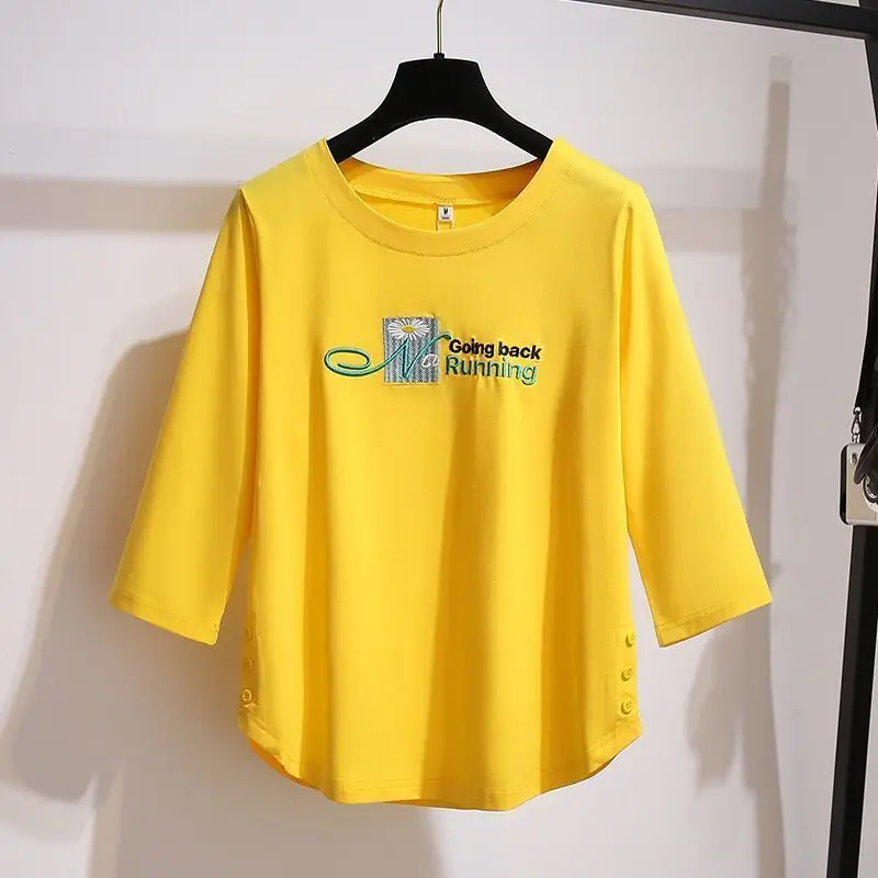 Cotton Three-quarter Sleeve T-shirt Women's Short Embroidered Flower Letters New Korean Version Loose All-match Button Top
Cotton Three-quarter Sleeve T-shirt Women's Short Embroidered Flower Letters New Korean Version Loose All-match Button Top