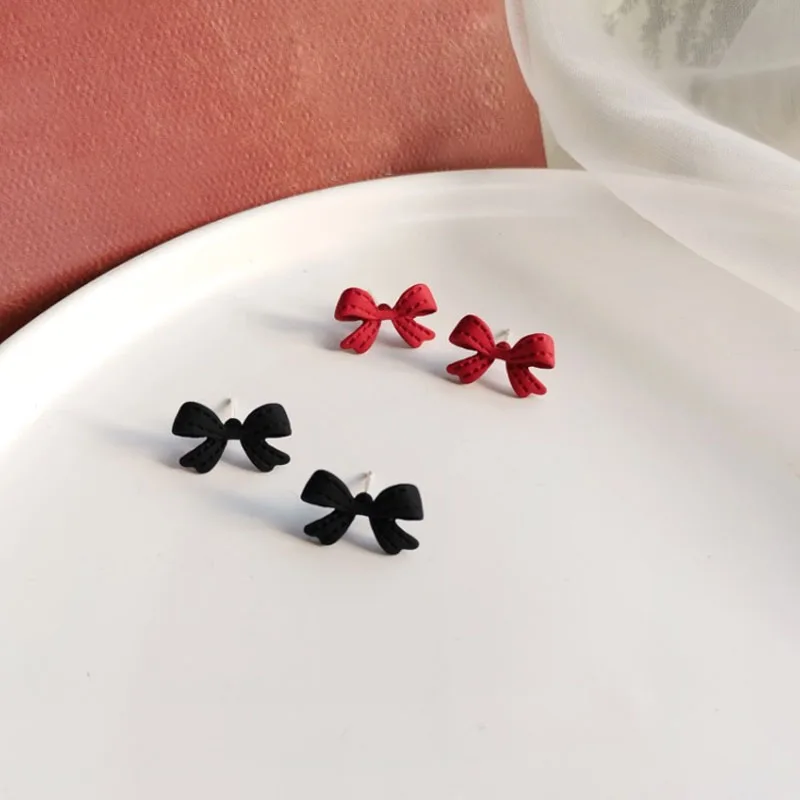 2021 New Trendy Black Red Sweet Bow Metal Spray Paint Stud Earring For Female Simple Jewelry Hot Sell Christmas Gifts
2021 New Trendy Black Red Sweet Bow Metal Spray Paint Stud Earring For Female Simple Jewelry Hot Sell Christmas Gifts