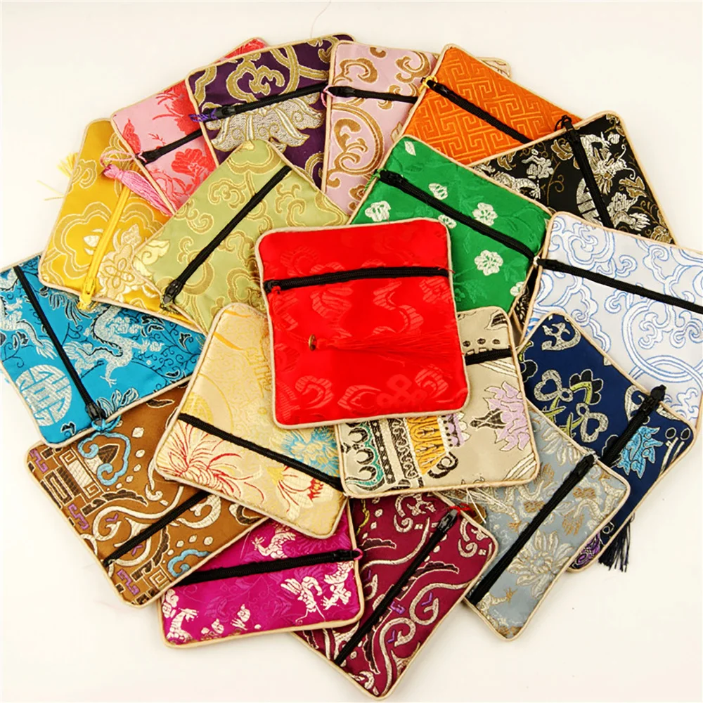 Chinese Silk Brocade Coin Purses Beautiful Padded Jewelry Pouches Zipper Small Tassels Gift Bags Tassels Little Party Favors
Chinese Silk Brocade Coin Purses Beautiful Padded Jewelry Pouches Zipper Small Tassels Gift Bags Tassels Little Party Favors