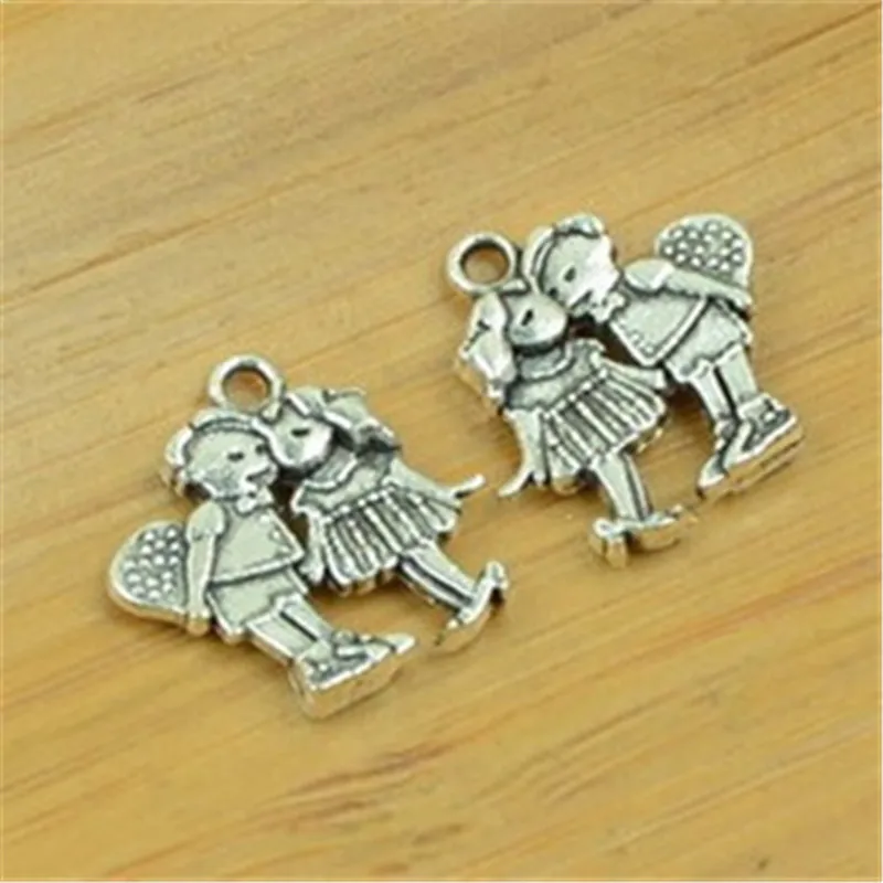 200 шт./лот, античные серебряные подвески для влюбленных, 14,9x14,8 мм, металлические подвески с персонажами, DIY
200 шт./лот, античные серебряные подвески для влюбленных, 14,9x14,8 мм, металлические подвески с персонажами, DIY