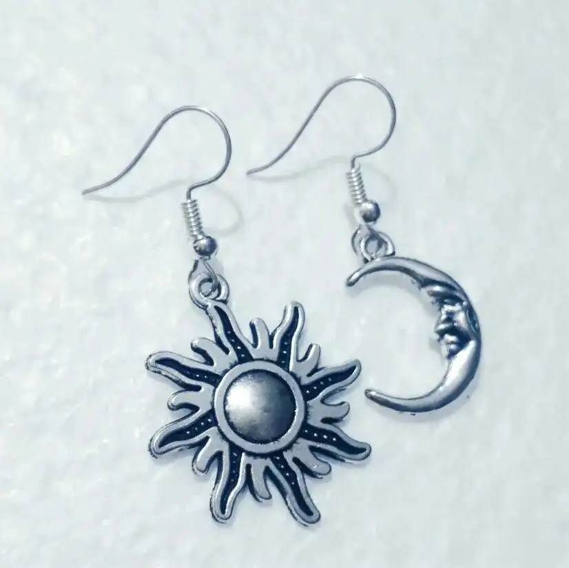 Женские Висячие серьги-талисман сестры Sun brother and moon с подарочной коробкой, ювелирные изделия Y7, быстрая доставка 
Женские Висячие серьги-талисман сестры Sun brother and moon с подарочной коробкой, ювелирные изделия Y7, быстрая доставка