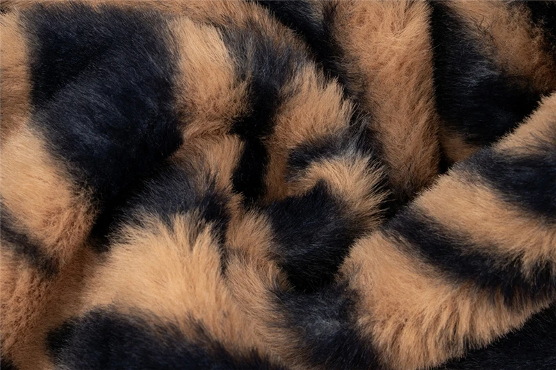 Womens Jacket Winter Fur Coat Leopard Fashion Oversize Female Outerwear Casual Parkas Turndown Collar Elegant Streetwear FL276
Womens Jacket Winter Fur Coat Leopard Fashion Oversize Female Outerwear Casual Parkas Turndown Collar Elegant Streetwear FL276