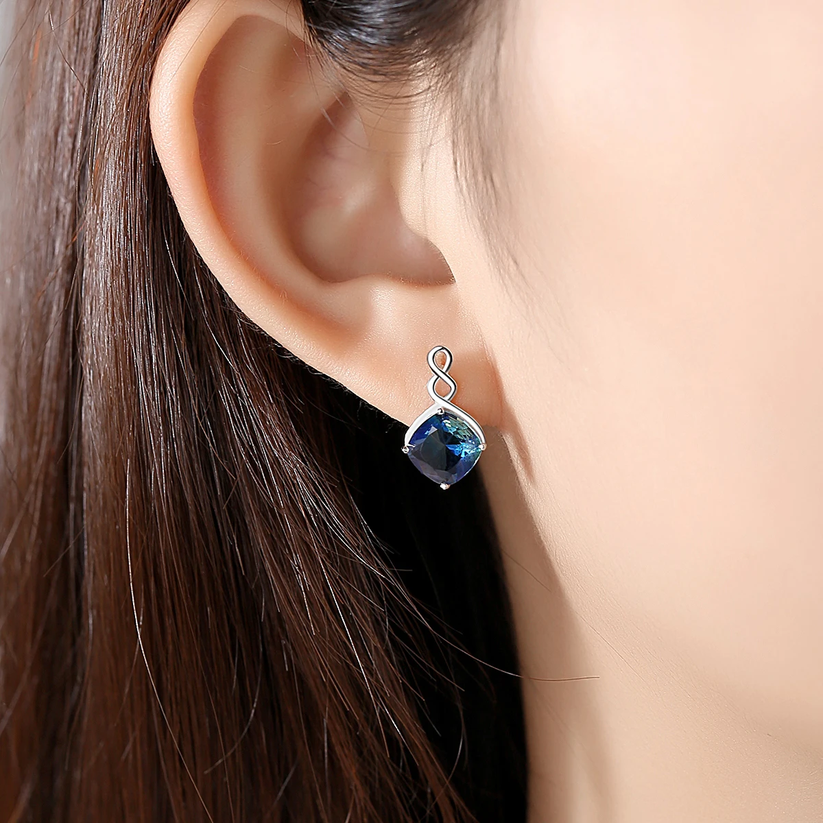 SANYU Sapphire Genstone Stud Earrings for Women Wedding Engagement Fine Jewelry 925 Sterling Silver Brinco Femme Christmas Gift
SANYU Sapphire Genstone Stud Earrings for Women Wedding Engagement Fine Jewelry 925 Sterling Silver Brinco Femme Christmas Gift