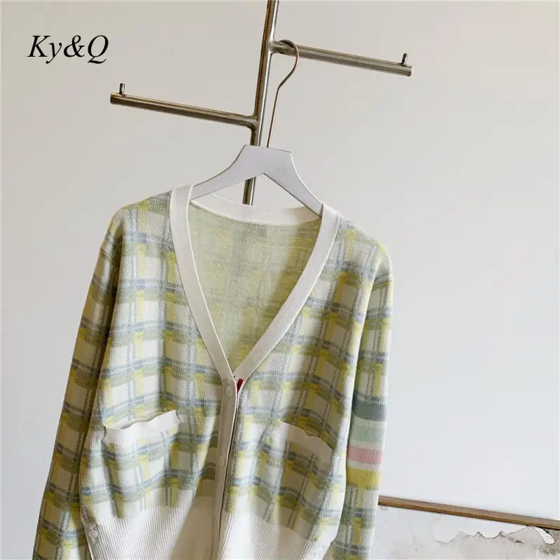Brand Design Women Embroidery Fashion Color Plaid Autumn Winter Long Sleeve Sweater Coat 2020 New Luxury Pullover Vestidos 
Brand Design Women Embroidery Fashion Color Plaid Autumn Winter Long Sleeve Sweater Coat 2020 New Luxury Pullover Vestidos