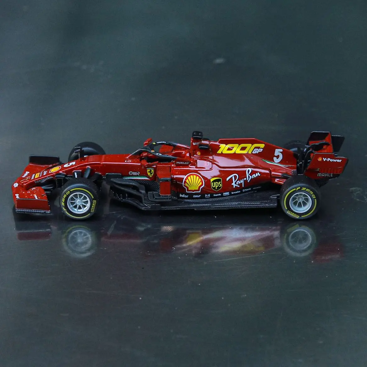 Bburago 1:43 Ferrari F1 Metal Diecast Car Model SF90 SF71H SF70H RB14 RB15 RB16 W10 SF1000 #5 Souvenir Collectible Ornament
Bburago 1:43 Ferrari F1 Metal Diecast Car Model SF90 SF71H SF70H RB14 RB15 RB16 W10 SF1000 #5 Souvenir Collectible Ornament