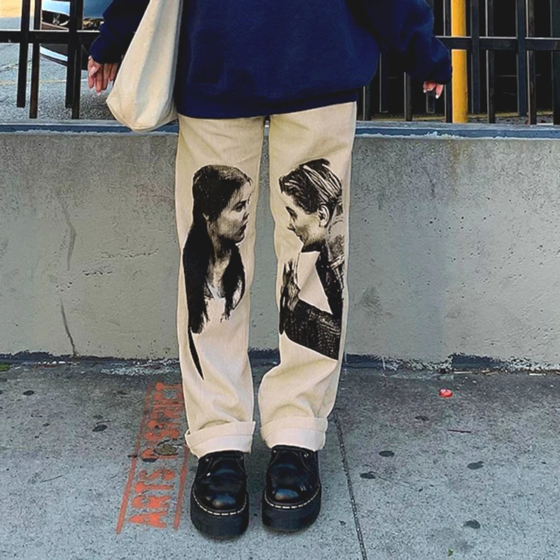 Женские вельветовые брюки с принтом, с высокой талией
Женские вельветовые брюки с принтом, с высокой талией