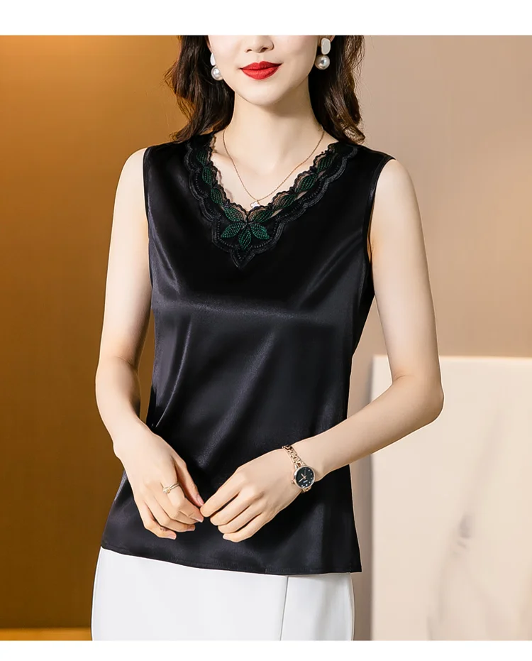 Summer Korean Fashion Silk Women Tank Top Lace Satin Sleeveless Womens Tops Loose Black Tops for Wome
Summer Korean Fashion Silk Women Tank Top Lace Satin Sleeveless Womens Tops Loose Black Tops for Wome