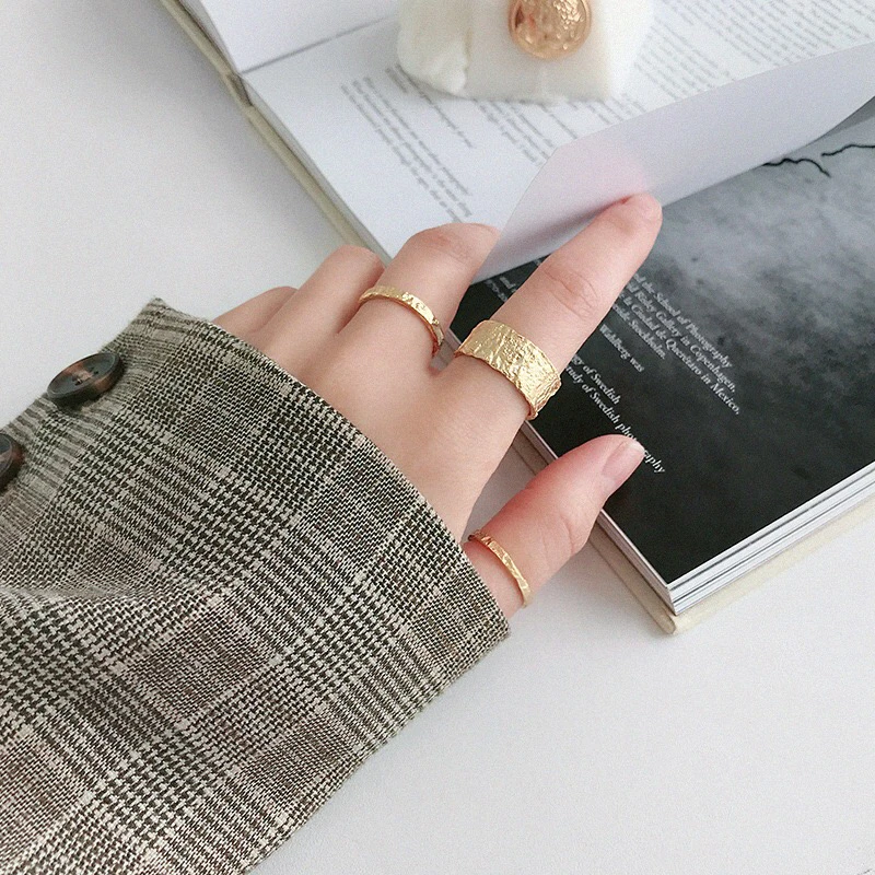 GS New Light Luxury Adjustable Ring For Women Girls Irregular Wave Sand Surface Wide Noodle Ring For Women Party Birthday Gifts
GS New Light Luxury Adjustable Ring For Women Girls Irregular Wave Sand Surface Wide Noodle Ring For Women Party Birthday Gifts