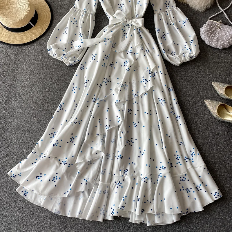 Women Elegant Floral Maxi Dress Spring Autumn Vintage Lantern Sleeve V-neck Sweet Ruffled Long Dresses Woman White Long Robe
Women Elegant Floral Maxi Dress Spring Autumn Vintage Lantern Sleeve V-neck Sweet Ruffled Long Dresses Woman White Long Robe
