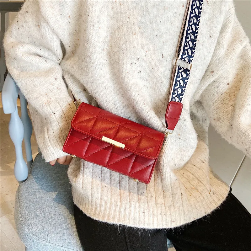 Luxury Women's Shoulder Bags Weave Leather Flap Bag for Women 2021 New Brand Designer Handbags Ribbon Crossbody Bags Female
Luxury Women's Shoulder Bags Weave Leather Flap Bag for Women 2021 New Brand Designer Handbags Ribbon Crossbody Bags Female