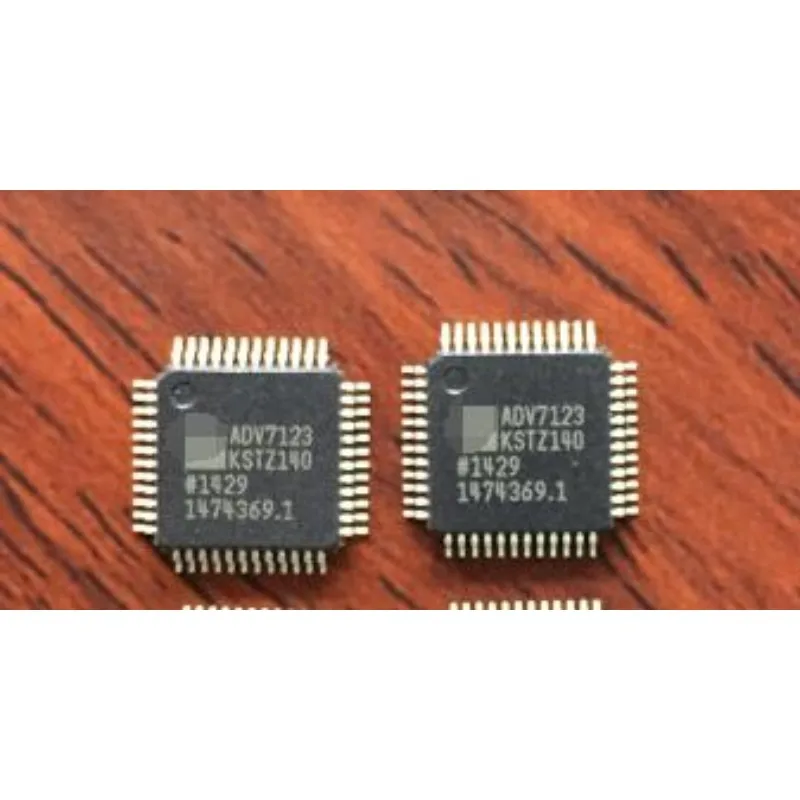 1 шт./лот ADV7123KSTZ140 QFP Original в наличии 
1 шт./лот ADV7123KSTZ140 QFP Original в наличии