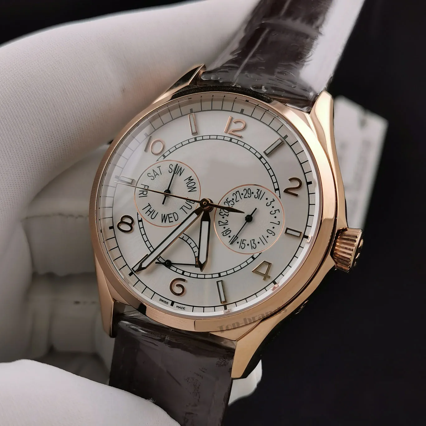 Fiftysix day-date men's automatic mechanical watch calendar display rose gold elegant business watch waterproof men's watch 
Fiftysix day-date men's automatic mechanical watch calendar display rose gold elegant business watch waterproof men's watch