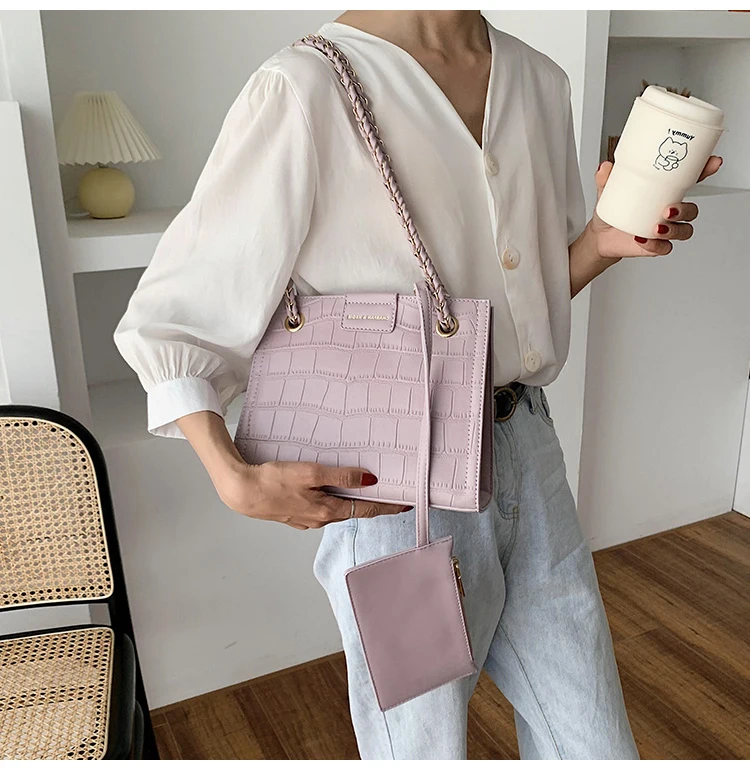 Large Capacity Chain Shoulder Bags Crocodile Skin Bucket Bags Wither Purse Casual Tote Bags for Women
Large Capacity Chain Shoulder Bags Crocodile Skin Bucket Bags Wither Purse Casual Tote Bags for Women