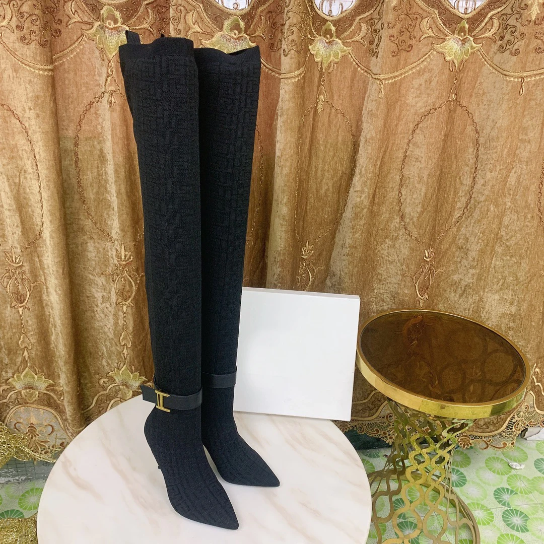 2021 Winter Women's Pointed Boots Solid Color Metal Letters Elastic Fabric Simple Female High Heels Shoes 
2021 Winter Women's Pointed Boots Solid Color Metal Letters Elastic Fabric Simple Female High Heels Shoes