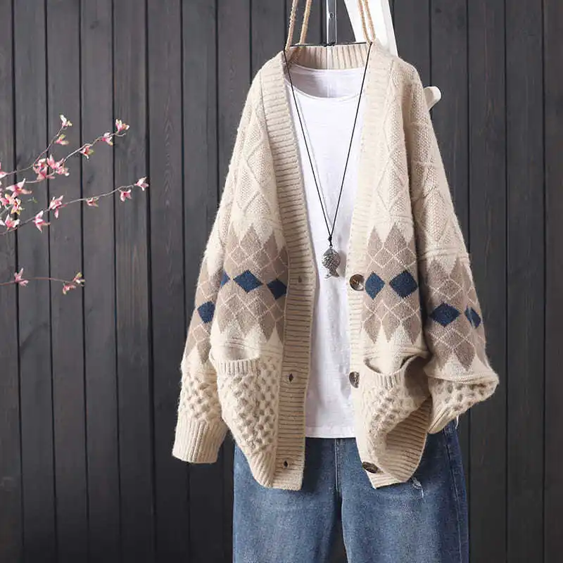 2022 Autumn And Winter Fashion New Loose Korean Retro Embroidery Jacquard Knitted Cardigan Women Sweater Coat All-match
2022 Autumn And Winter Fashion New Loose Korean Retro Embroidery Jacquard Knitted Cardigan Women Sweater Coat All-match