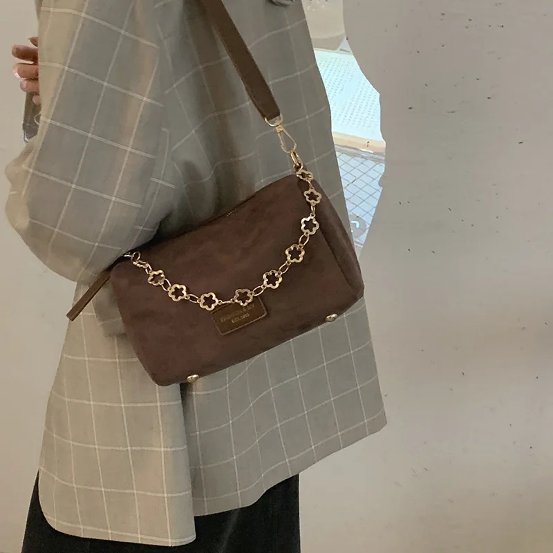 Women's Bag Single Shoulder Bag New Fashion Retro Armpit Bag Versatile Chain Messenger Bag
Women's Bag Single Shoulder Bag New Fashion Retro Armpit Bag Versatile Chain Messenger Bag