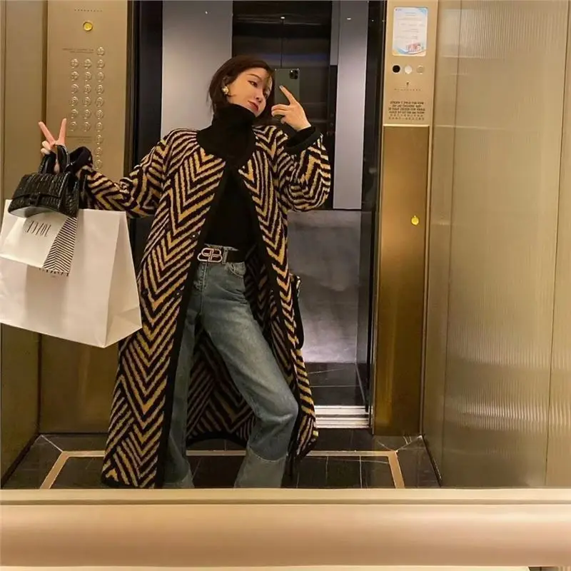 European Design Ladies Luxury Leopard print long casual oversized knitwear cardigans coats 1583
European Design Ladies Luxury Leopard print long casual oversized knitwear cardigans coats 1583