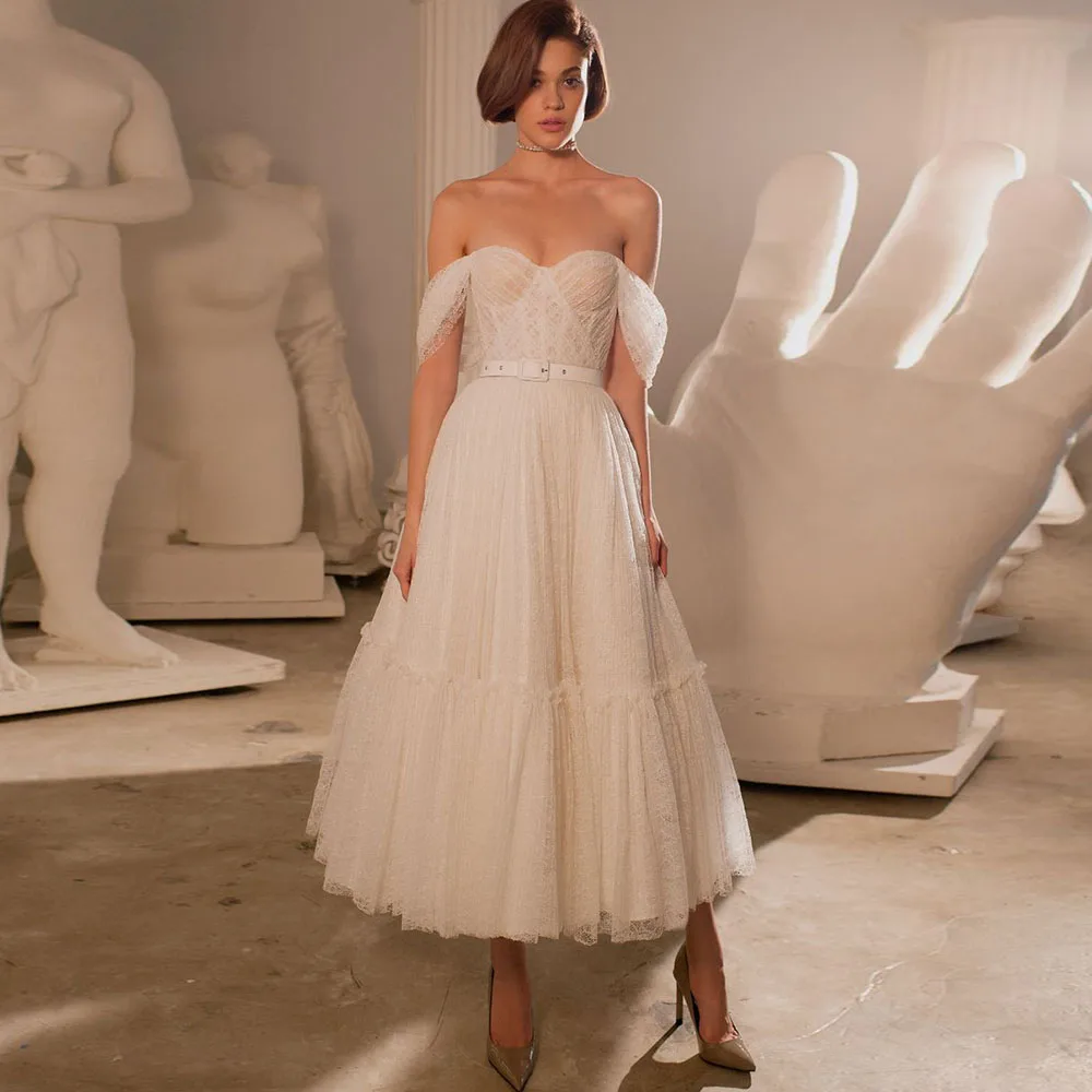 Romantic Sashes 2021 Bridal Dress Off the Shoulder Backless Sweetheart Tulle A-Line Tea-Length Lace Up Back Sleeveless Customize
Romantic Sashes 2021 Bridal Dress Off the Shoulder Backless Sweetheart Tulle A-Line Tea-Length Lace Up Back Sleeveless Customize
