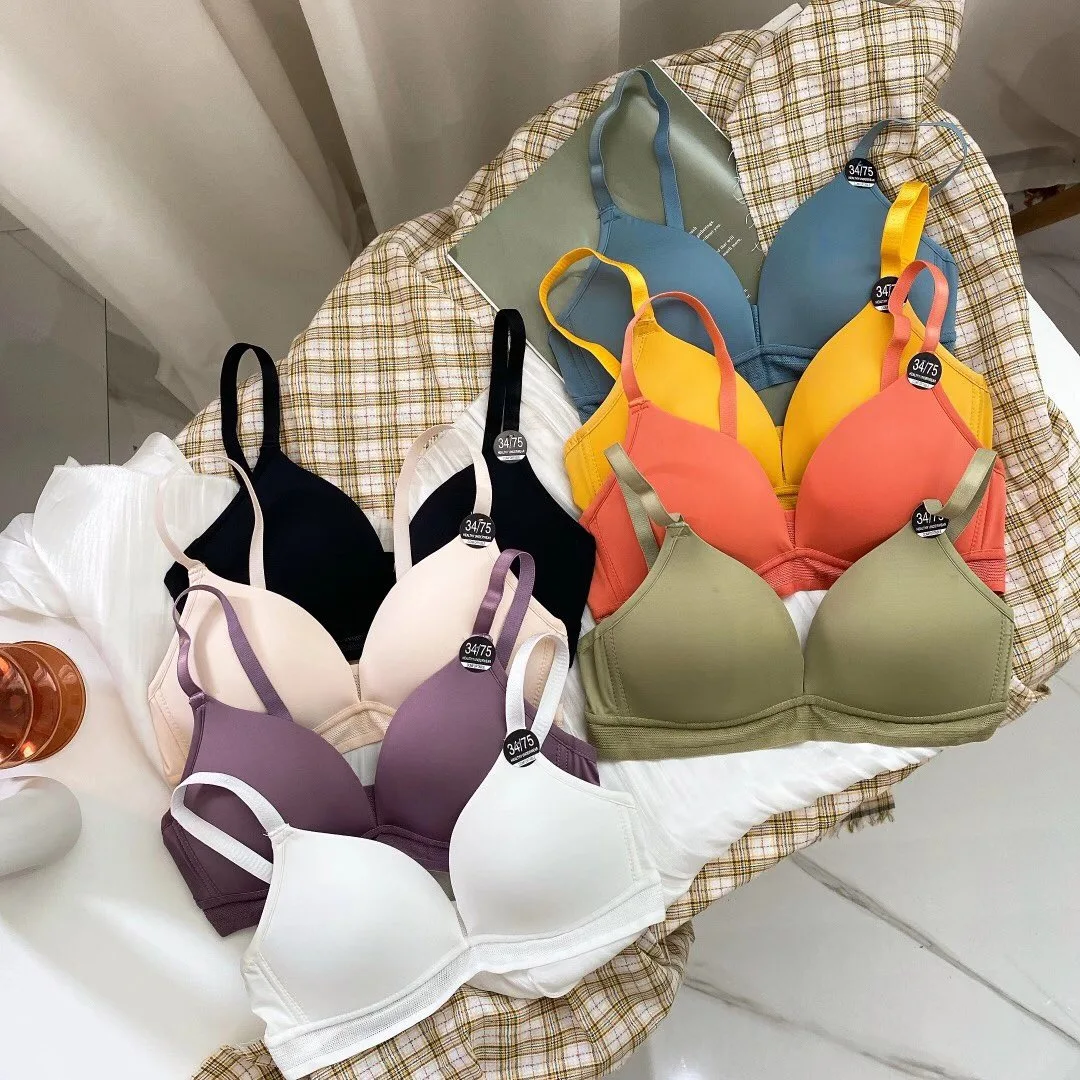 French triangle cup sexy ladies no steel ring gather bra seamless thin thin girl breathable underwear
French triangle cup sexy ladies no steel ring gather bra seamless thin thin girl breathable underwear
