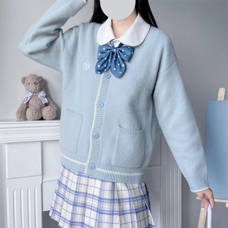 2022 Girls New Sweater Original JK Uniform Loose Lazy Student Long Sleeve Knitted Sweater V-neck Cotton Cardigan Jacket Female
2022 Girls New Sweater Original JK Uniform Loose Lazy Student Long Sleeve Knitted Sweater V-neck Cotton Cardigan Jacket Female