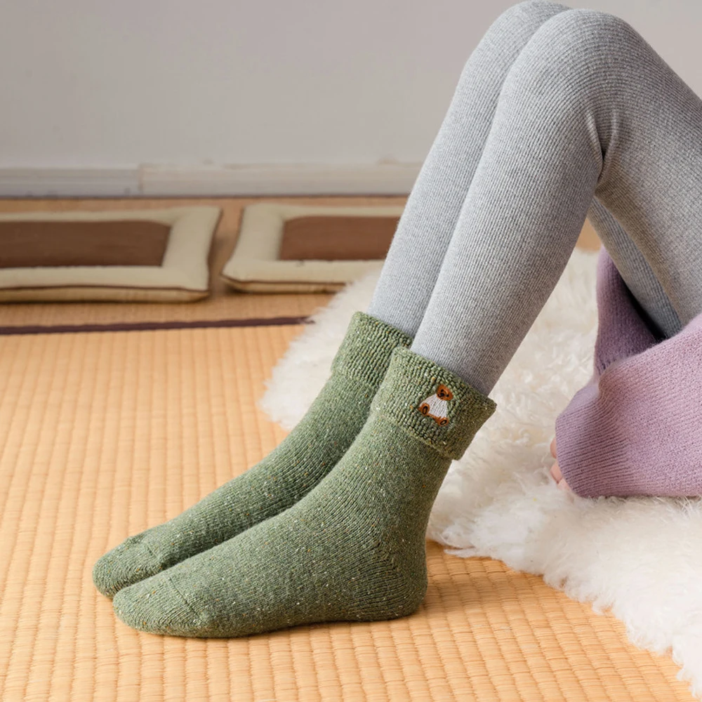 New Winter 8 Color Embroidery Cartoon Bear Woman Socks Wool Thicken Hemming Wool Socks Women Keep Warm Kawaii Fashion Socks
New Winter 8 Color Embroidery Cartoon Bear Woman Socks Wool Thicken Hemming Wool Socks Women Keep Warm Kawaii Fashion Socks