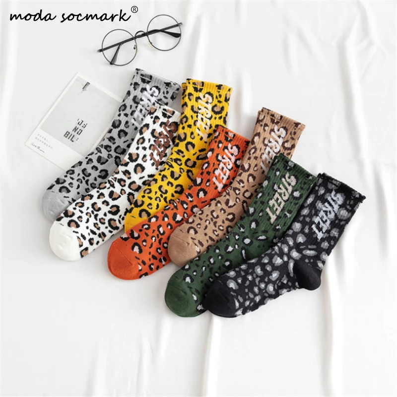 1pair New Arrival Retro Leopard Letters Socks Women Street Harajuku Socks Women Casual Cotton Girls Autumn Long Skateboard Socks
1pair New Arrival Retro Leopard Letters Socks Women Street Harajuku Socks Women Casual Cotton Girls Autumn Long Skateboard Socks