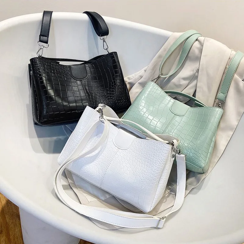 Animal Prints Fashion Shoulder Bag PU Leather Handbag Designer Crossbody Bags For Women 2021 Bucket designer Messenger Tote Bags
Animal Prints Fashion Shoulder Bag PU Leather Handbag Designer Crossbody Bags For Women 2021 Bucket designer Messenger Tote Bags