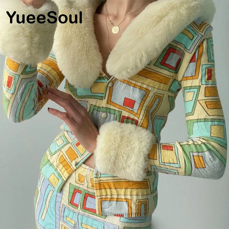 90s Vintage Fake Fur Trim Button Up Jackets Aesthetics Art Printing Turn-Down Neck Long Sleeve Crop Outerwear Winter
90s Vintage Fake Fur Trim Button Up Jackets Aesthetics Art Printing Turn-Down Neck Long Sleeve Crop Outerwear Winter