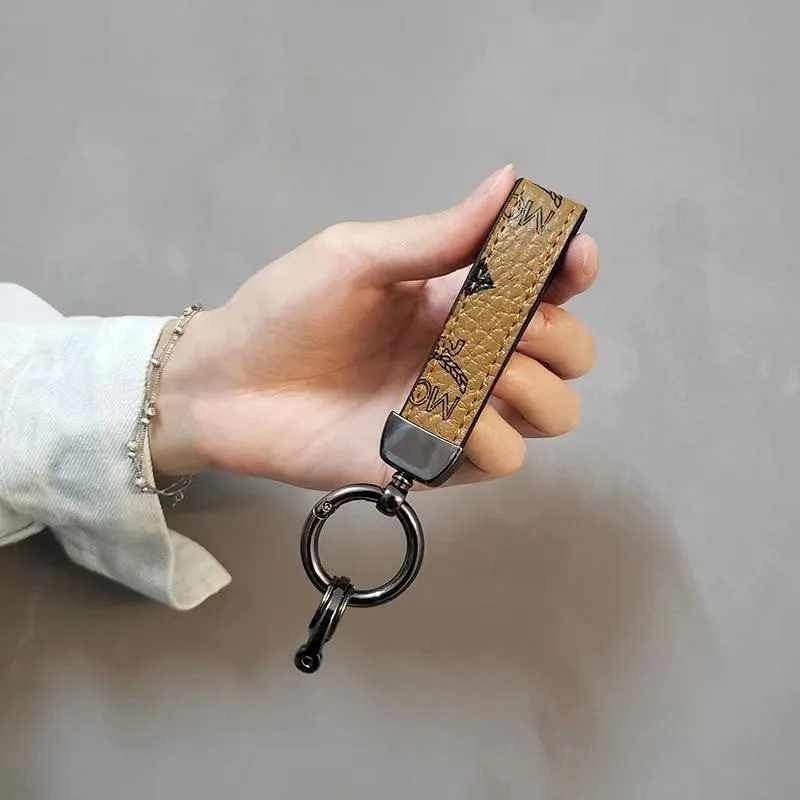 MOM Car Keychain For Women Men Simple Fashion PU Leather Bag Key Accessory Black Pink Brown Key Chains Gifts Pendant Key Ring
MOM Car Keychain For Women Men Simple Fashion PU Leather Bag Key Accessory Black Pink Brown Key Chains Gifts Pendant Key Ring