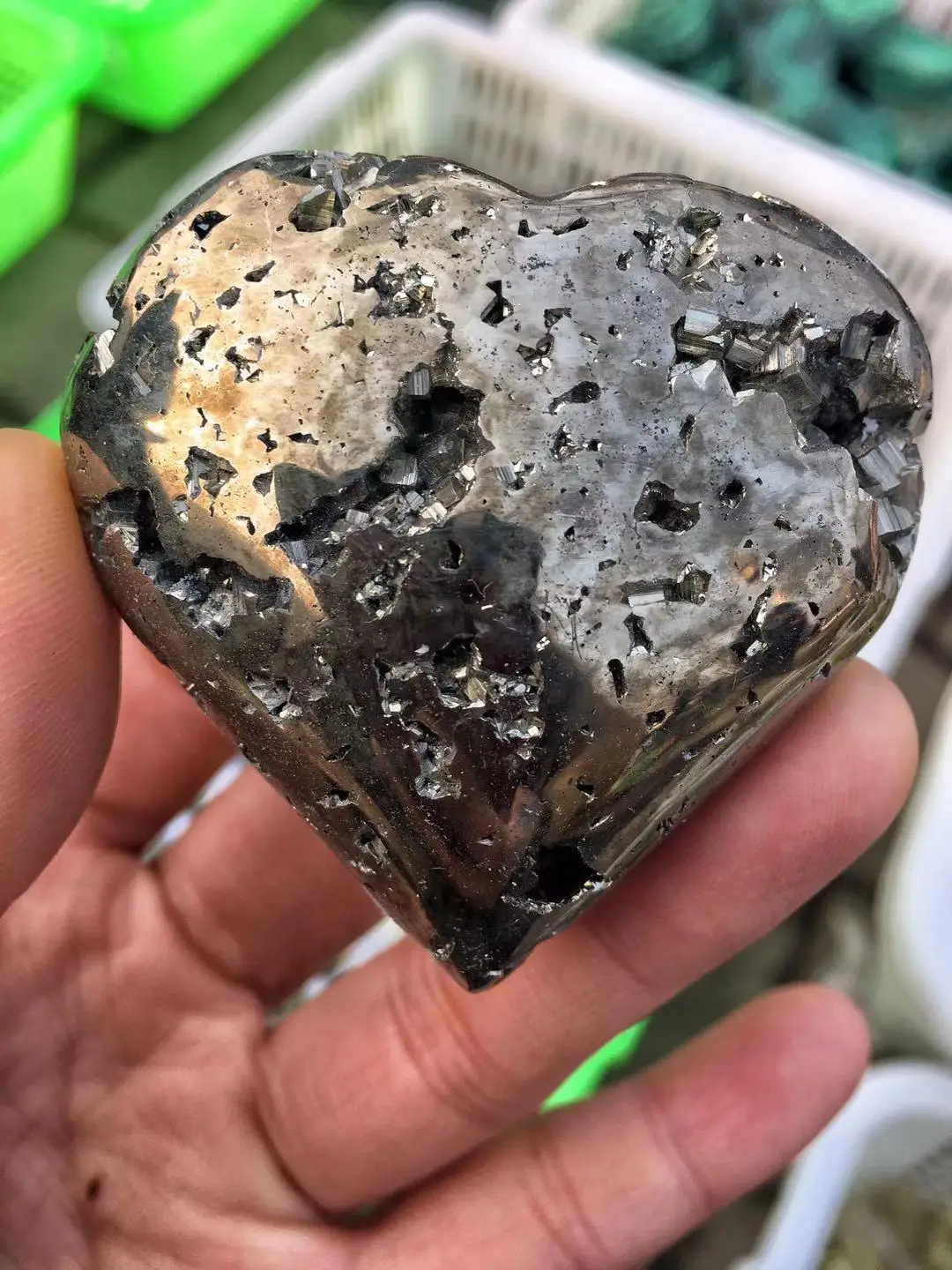 The latest natural copper ore Polished golden heart for playing with or Furnishing articles
The latest natural copper ore Polished golden heart for playing with or Furnishing articles