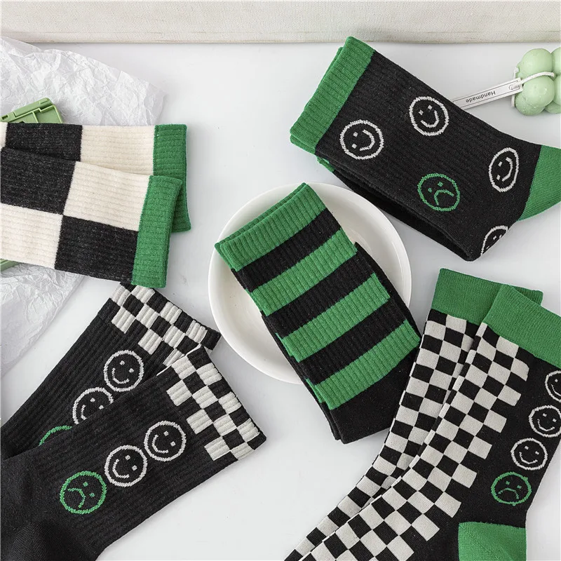 Harajuku Street Fashion Trend Women's Socks Green and White Checkered Pattern Socks Men's Novelty Skateboard Funny Cotton Socks
Harajuku Street Fashion Trend Women's Socks Green and White Checkered Pattern Socks Men's Novelty Skateboard Funny Cotton Socks