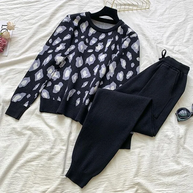 Women Sweatsuits Knitted Suits Leopard Long Sleeve Sweater + Elastic Waist Pocket Harem Pants Sets Tracksuit Pullover
Women Sweatsuits Knitted Suits Leopard Long Sleeve Sweater + Elastic Waist Pocket Harem Pants Sets Tracksuit Pullover