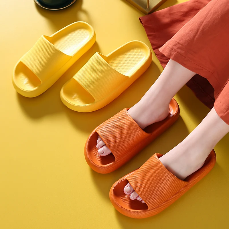 2021 Women Indoor Bathroom Slippers Female Male Home Floor Slipper Soft EVA Lovers Fashion Platform Slides Ladies Summer Shoes
2021 Women Indoor Bathroom Slippers Female Male Home Floor Slipper Soft EVA Lovers Fashion Platform Slides Ladies Summer Shoes
