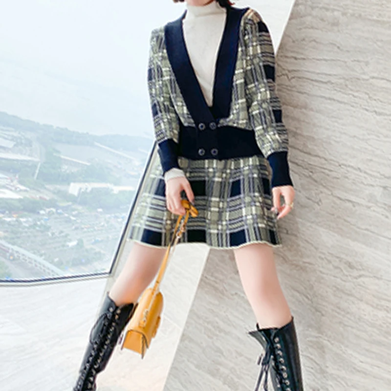 Женский трикотажный костюм, клетчатый трикотажный кардиган с V-образным вырезом и юбка-трапеция с высокой талией, модная женская одежда из д...
Женский трикотажный костюм, клетчатый трикотажный кардиган с V-образным вырезом и юбка-трапеция с высокой талией, модная женская одежда из д...