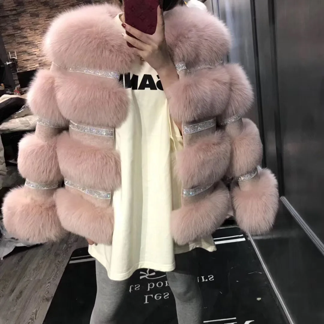 Vogue New New Fashion Real Fur Coat Winter Jacket Women Natural Fox Fur Diamonds Thick Warm Outerwear Streetwear Luxury Brand
Vogue New New Fashion Real Fur Coat Winter Jacket Women Natural Fox Fur Diamonds Thick Warm Outerwear Streetwear Luxury Brand