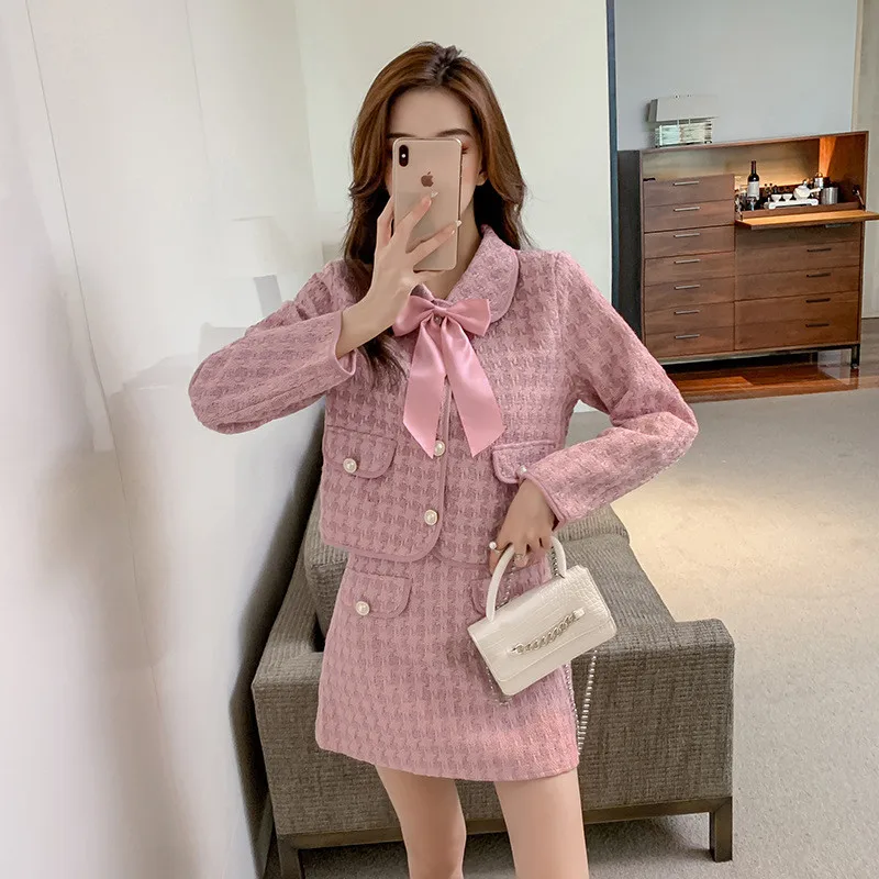 fashion temperament aging small fragrance suit female autumn and winter white thin bow coat Hip Wrap Skirt two pieces
fashion temperament aging small fragrance suit female autumn and winter white thin bow coat Hip Wrap Skirt two pieces