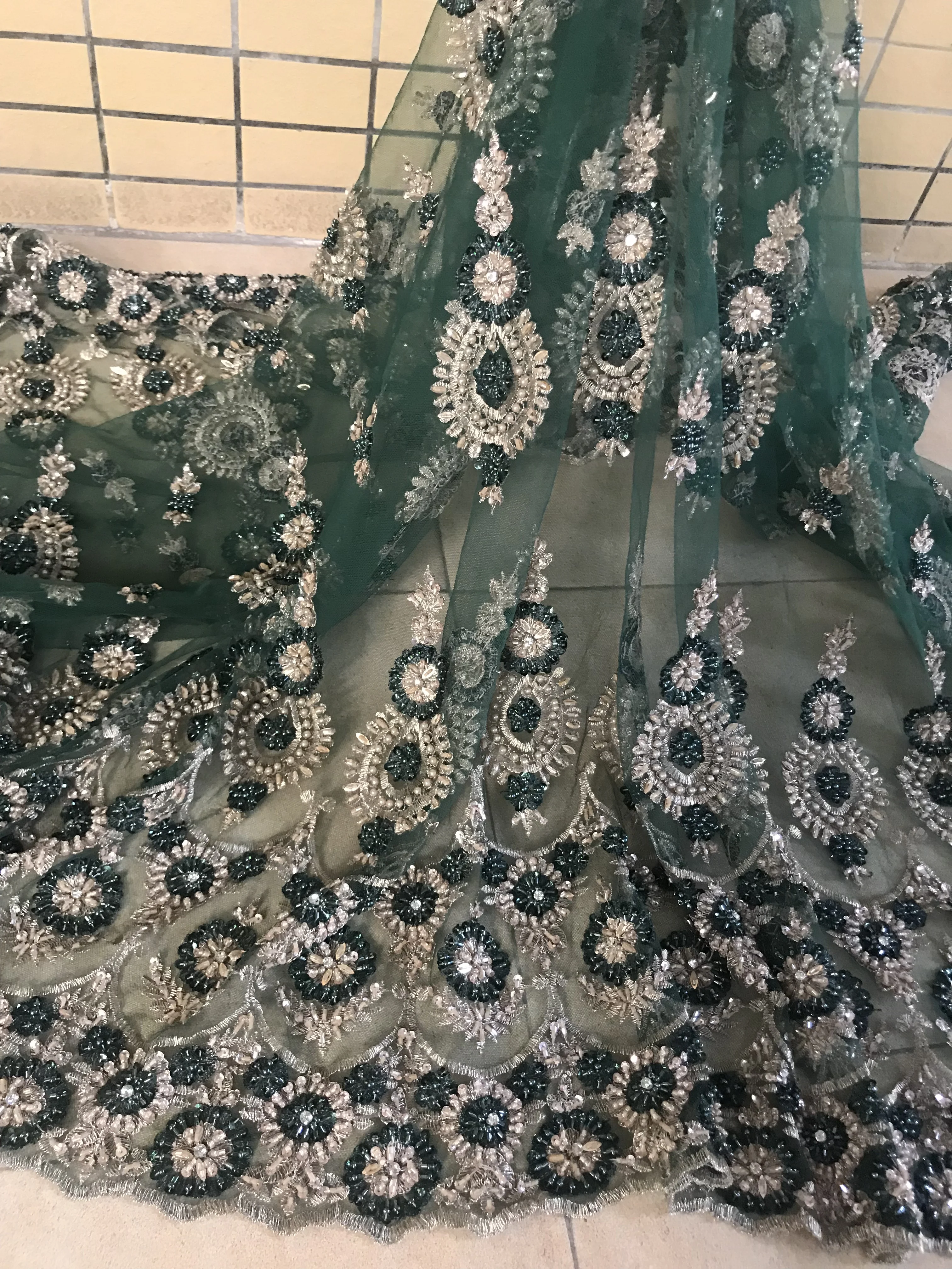 Вышитая нигерийская кружевная ткань SYJ-11957 Высококачественная французская Тюлевая кружевная ткань для женского платья
Вышитая нигерийская кружевная ткань SYJ-11957 Высококачественная французская Тюлевая кружевная ткань для женского платья