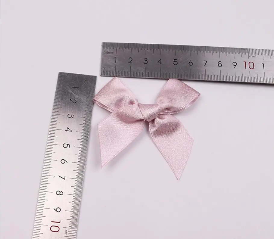 3.0 Glitter ribbon bows pink and silver ribbon bows for gift decoration / headwear / wedding decoration /hair clip 200pcs/lot
3.0 Glitter ribbon bows pink and silver ribbon bows for gift decoration / headwear / wedding decoration /hair clip 200pcs/lot