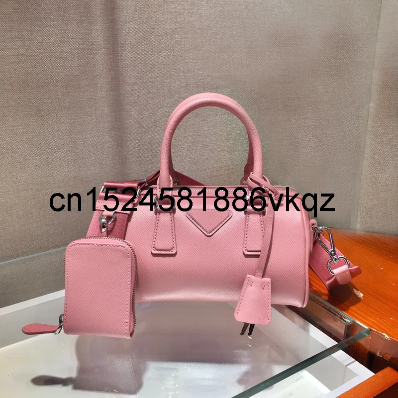 Fashion three-in-one shoulder bag messenger bag wallet handbag lady large capacity portable wallet
Fashion three-in-one shoulder bag messenger bag wallet handbag lady large capacity portable wallet