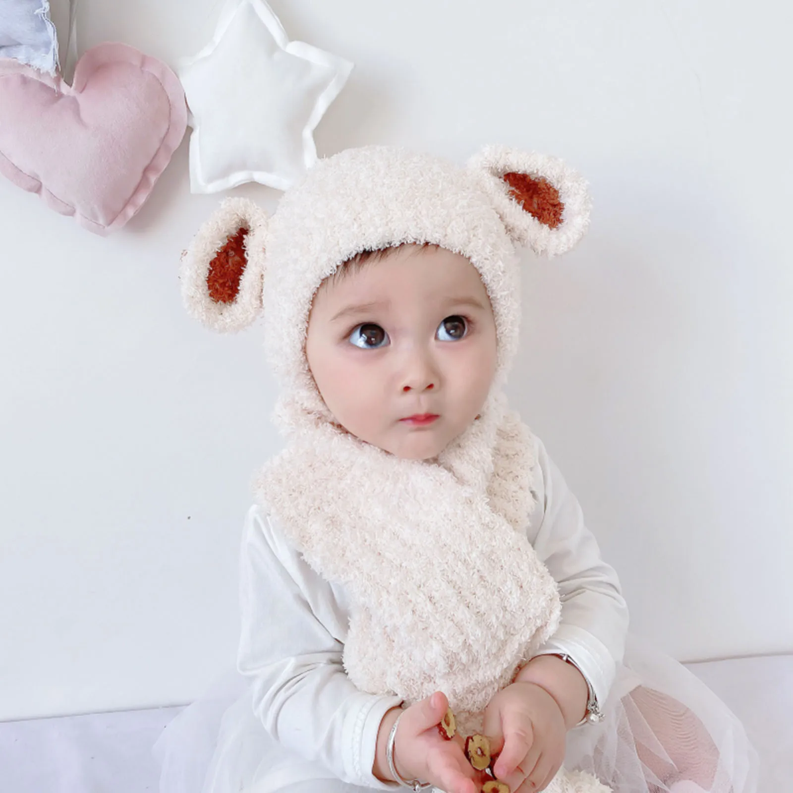 2PCS baby hats autumn and winter plush hats solid color ears earmuffs warm caps caps + double ball scarf two-piece suit F4*
2PCS baby hats autumn and winter plush hats solid color ears earmuffs warm caps caps + double ball scarf two-piece suit F4*