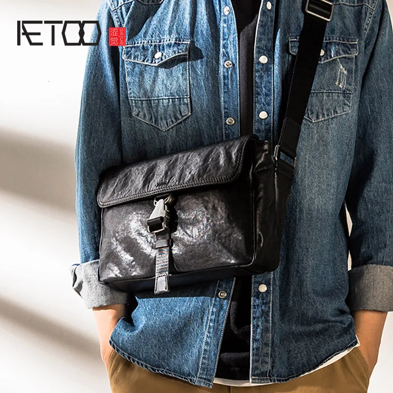 AETOO Trendy leather shoulder bag, male planted leather crossbody bag, fashionable casual messenger bag
AETOO Trendy leather shoulder bag, male planted leather crossbody bag, fashionable casual messenger bag
