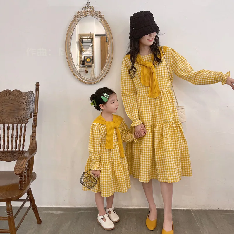 Family Matching Clothes Autumn 2021 Fashion Cape Plateaudress Long-sleeved Knee-length Dress Mommy and Daughter Matching Clothes
Family Matching Clothes Autumn 2021 Fashion Cape Plateaudress Long-sleeved Knee-length Dress Mommy and Daughter Matching Clothes