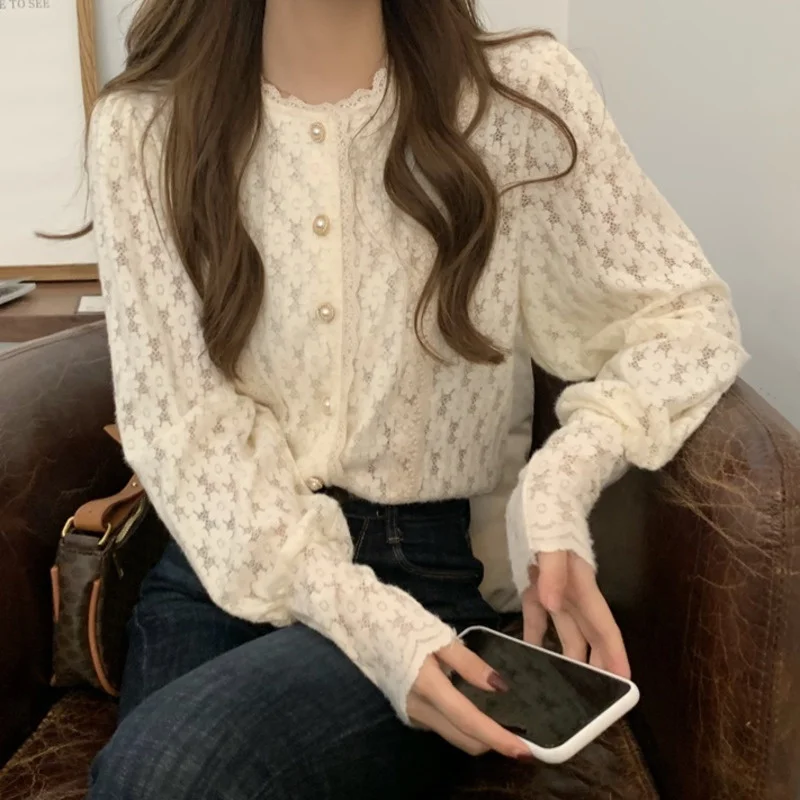 Spring and Autumn 2021 New Sweet Bubble Sleeve Loose Hook Flower Foreign Style, Wearing Fairy Long Sleeve Lace Blouse, Female
Spring and Autumn 2021 New Sweet Bubble Sleeve Loose Hook Flower Foreign Style, Wearing Fairy Long Sleeve Lace Blouse, Female