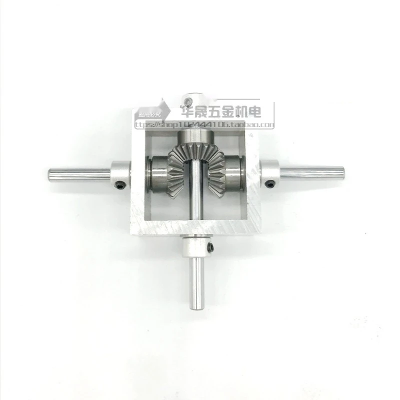 90 Degree Right Angle Transmission Reversing Gearbox Dual Output Shaft Bevel Gear Angle Converter Speed Ratio 1:1 Alloy Frame
90 Degree Right Angle Transmission Reversing Gearbox Dual Output Shaft Bevel Gear Angle Converter Speed Ratio 1:1 Alloy Frame