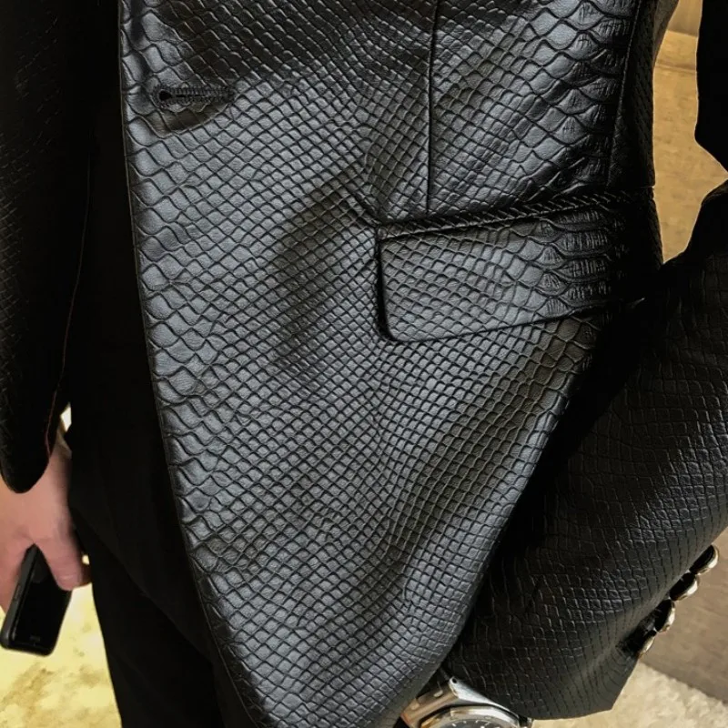 Fashion 2021 Leather Suit Jacket Men Single Button Slim Formal Jacket Spring Autumn New Printing Party Blazers Male Plus Size
Fashion 2021 Leather Suit Jacket Men Single Button Slim Formal Jacket Spring Autumn New Printing Party Blazers Male Plus Size