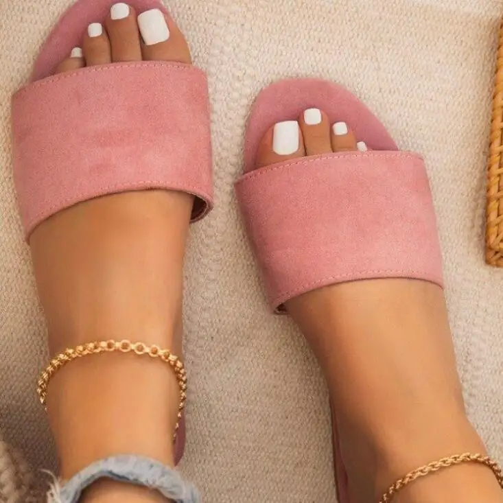 2021 summer women new large size solid color flat bottom, one-line casual wear sandals, versatile and durable at home slippers
2021 summer women new large size solid color flat bottom, one-line casual wear sandals, versatile and durable at home slippers