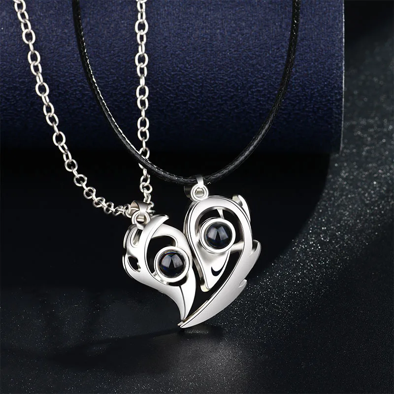 1 Pair Heart Shaped Magnetic Couple Necklaces 100 Languages I Love you Projection Simple Lovers Clavicle Chains Birthday Gift
1 Pair Heart Shaped Magnetic Couple Necklaces 100 Languages I Love you Projection Simple Lovers Clavicle Chains Birthday Gift